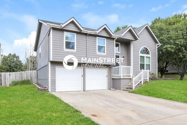 4 Bedroom Pet-Friendly Home in De Soto, KS with Main Street Renewal