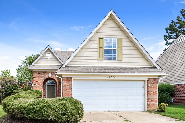 Building Photo - 10746 Pecan View Dr Rental