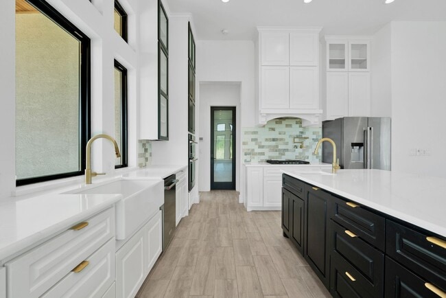 Photo - 364 Private Rd 2771