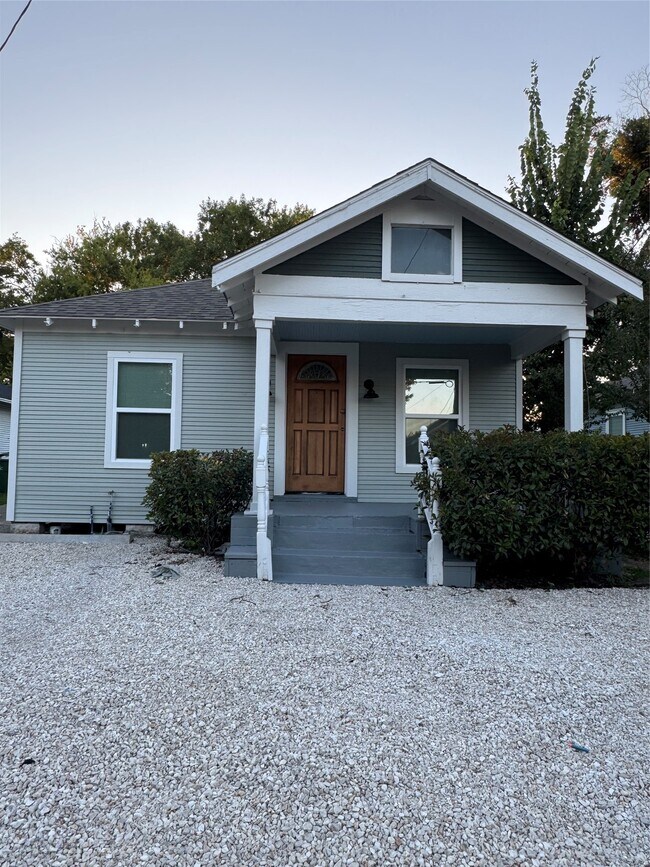 Photo - 2713 Cochran St