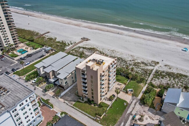 Building Photo - Updated OCEANFRONT condo with SPECTACULAR ...