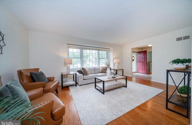 716 Fiske Ln Unit Bedroom 1