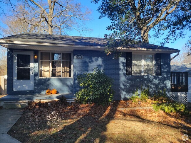 Building Photo - Beautiful 3 BR/2 BA Single-Family Home in ...