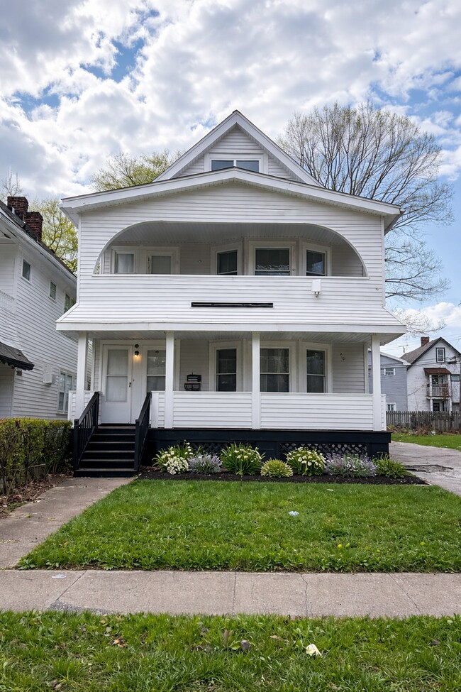 Building Photo - 3454 E 118th St Unit UPPER