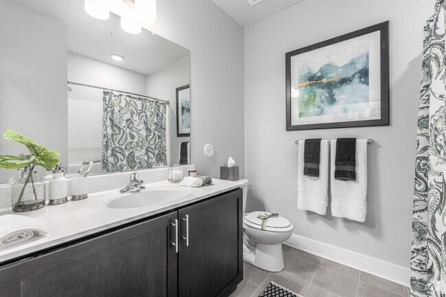 2BR, 2BA - 1,100SF - Bathroom
