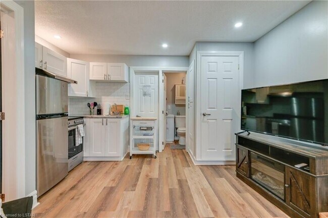 Photo - Stylish 1 Bedroom Unit in Downtown London ... Unit 1