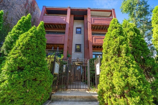 Building Photo - 6500 S Minerva Ave Unit 2S