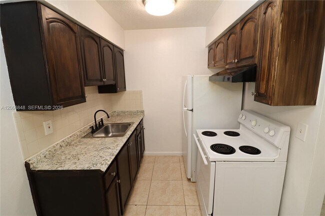 1708 N 16th Ave Unit 3