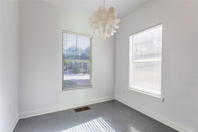 Photo - 2946 Pannell St