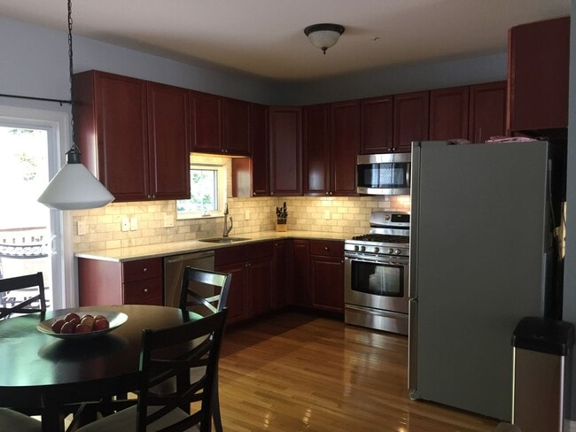 Building Photo - 3BD/2.5BA Town Home For Rent - Conshohocken