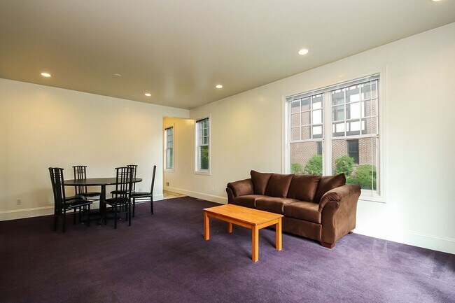 Photo - 1616-1618 Washtenaw Ave Unit 1616