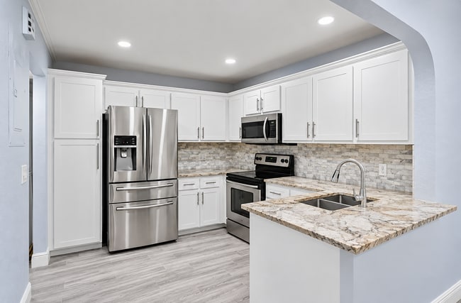 Photo - 4012 Palm Bay Cir