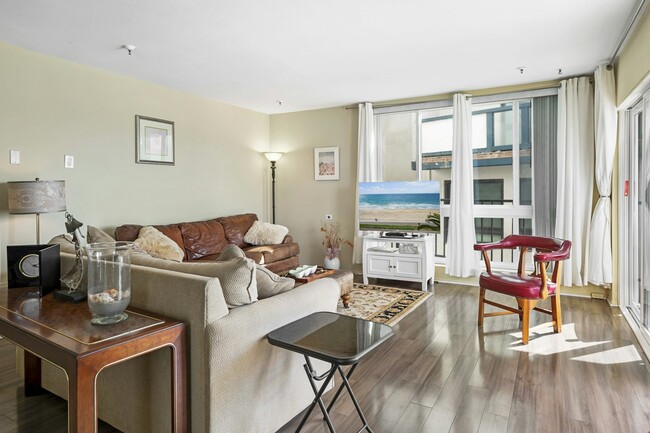 Photo - 565 Esplanade Unit 116