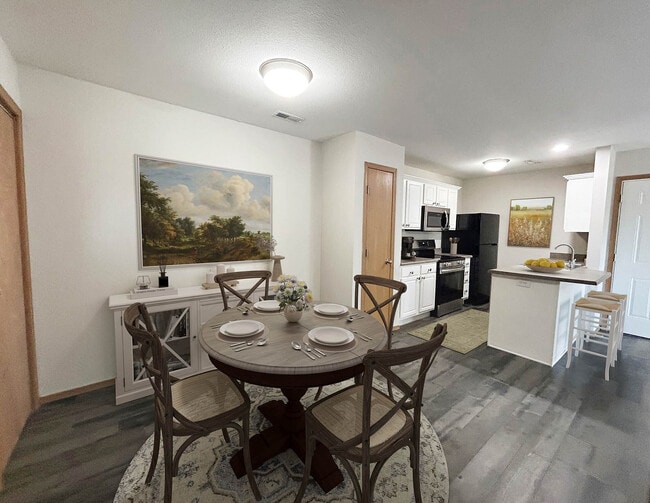 Dining Area - Spring Hill