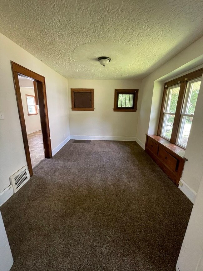 Photo - 804 Aberdeen St