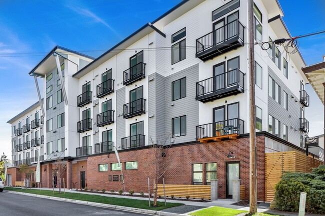 Building Photo - Luxurious Studios with Rooftop Deck and Se... Rental