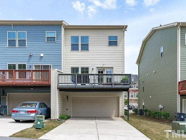 Building Photo - 1030 Brownsmith Dr