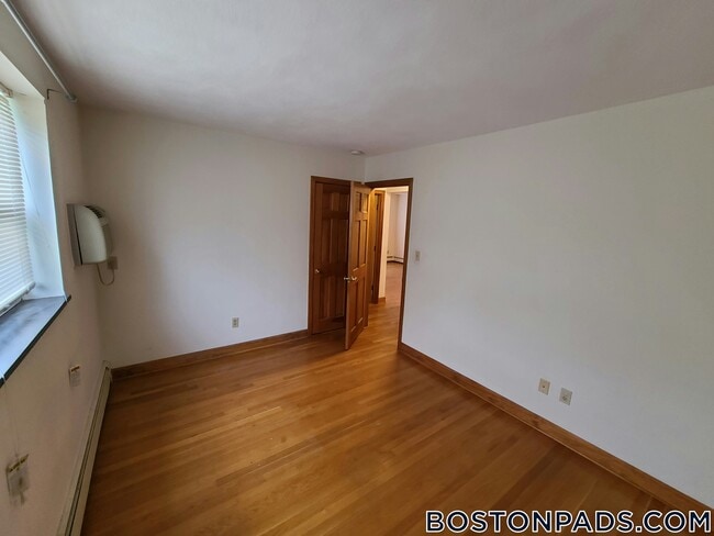 Photo - 280 Grove St Unit 5