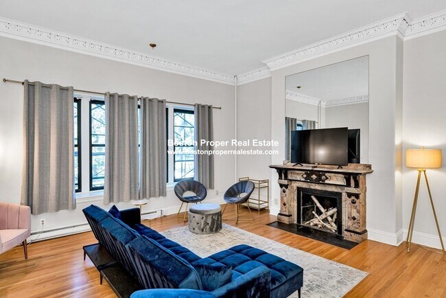 Building Photo - 140 Beacon St Unit 2 Rental