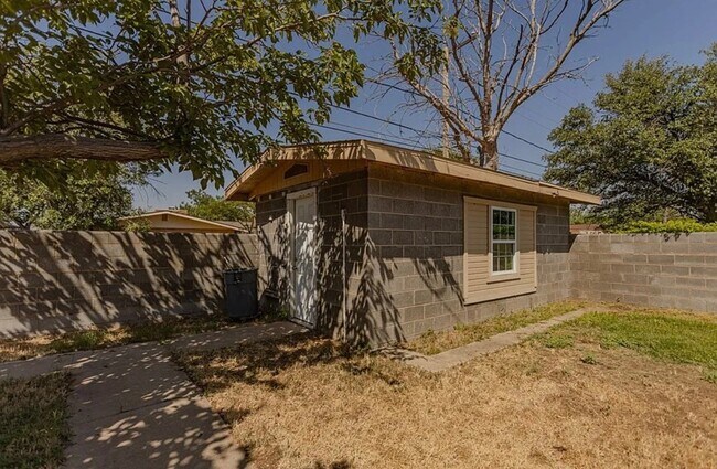 Photo - 3009 Century Ave