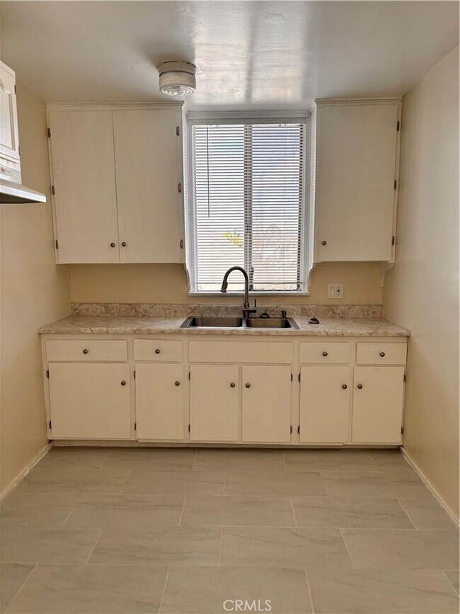 Building Photo - 3672 S Western Ave Unit 3672 Rental