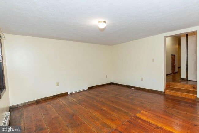 Photo - 218 S West St