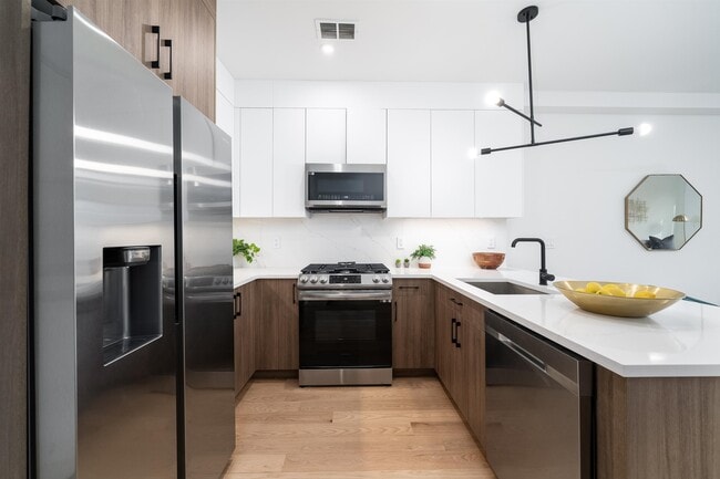 Photo - 10 Brinkerhoff St Unit # 201