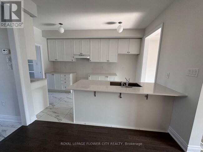 Photo - 121 Tennant Cir