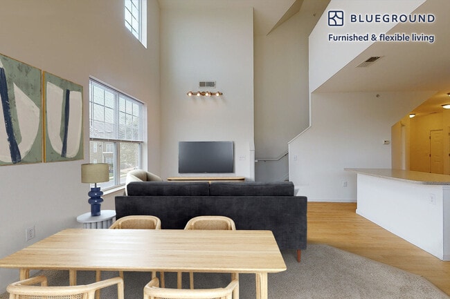 Photo - 1700 E 5th St Unidad FL2-ID2141A