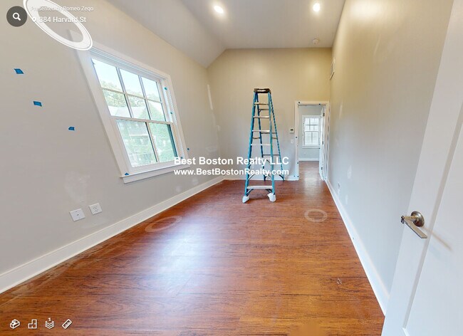 Photo - 384 Harvard St