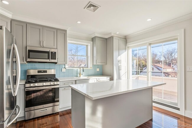 Photo - 385 Midland Ave Unidad 2