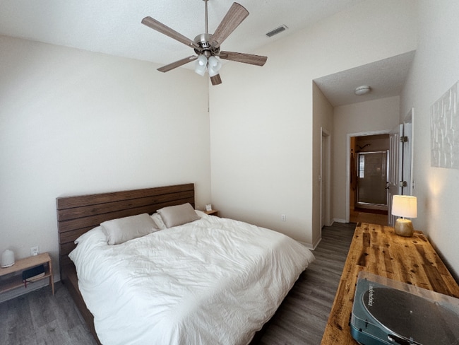 Photo - 2137 Winterset Dr