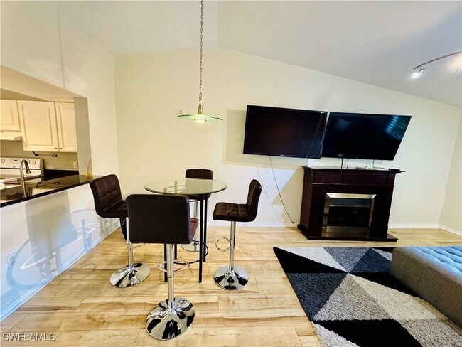 Photo - 8244 Key Royal Cir Unidad 633 Rental