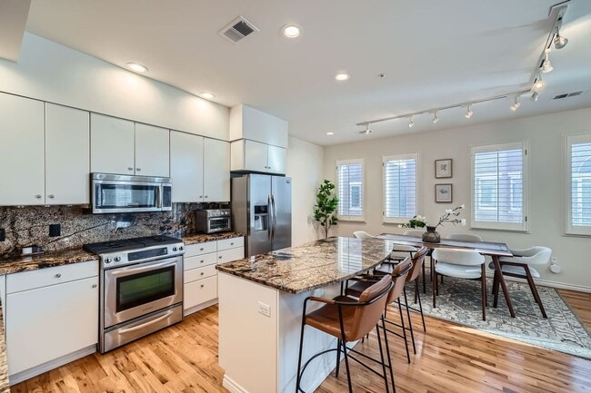 Photo - Gorgeous Cherry Creek Townhome - 2 bed 2 bath with 1 car garage