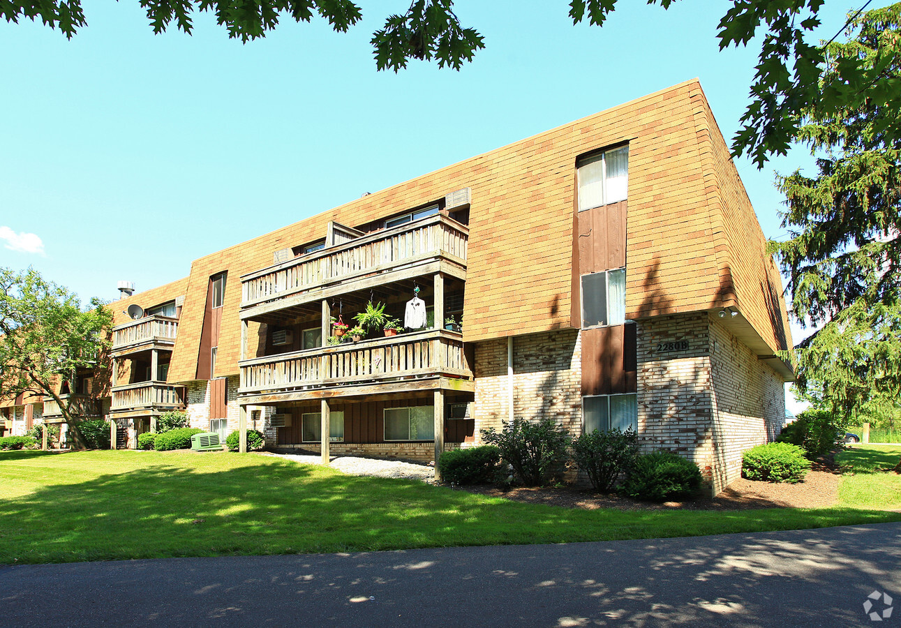 Foxes' Lair Apartments - Foxes' Lair Apartments