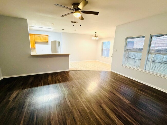 Photo - 5832 Swords Dr