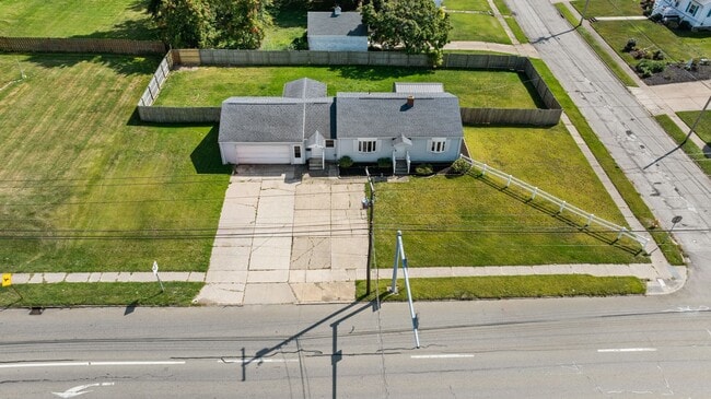 Building Photo - Nice One Story Home by Bayfront Connector ...