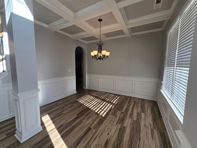 156 Salisbury Ln