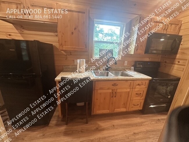 Photo - 266 Broadview Dr