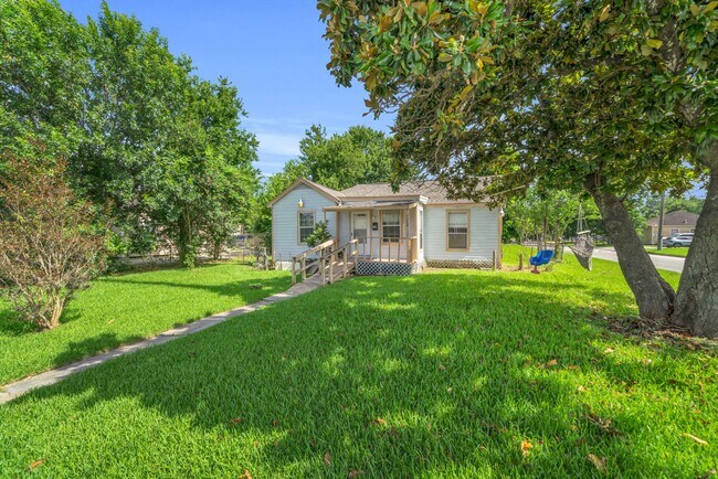 Photo - 7304 Kinney St