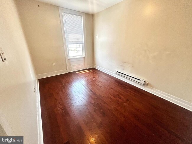 Photo - 1819 W Oxford St Unit 4