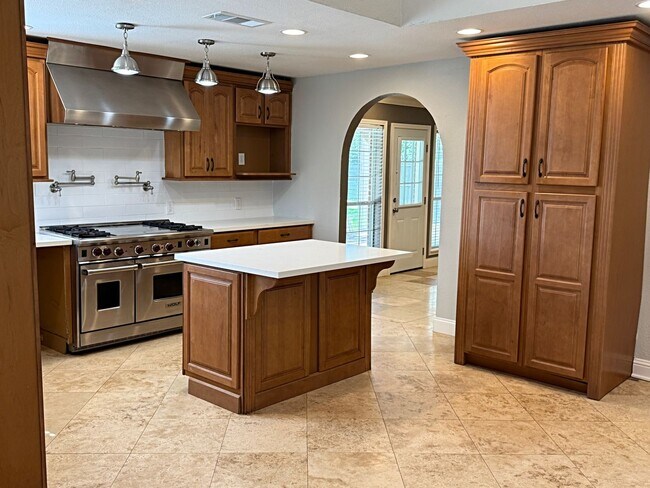 Photo - 2312 Lisa Ln