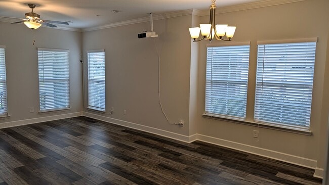 Photo - 531 Farmstead Ln