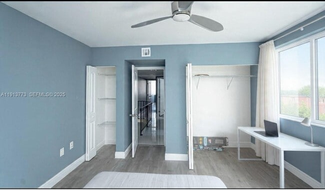 Photo - 1070 W 43rd Pl