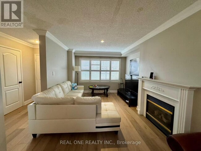 Photo - 1489 Heritage Way