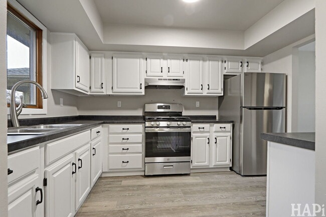 Photo - 920 Pleasant St