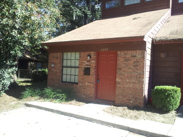 Building Photo - Two Bedroom, Two Bath Townhome With A Private Patio & Fenced Backyard.