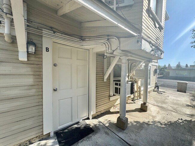 Photo - 2033 Jefferson St Unit 2033 Jefferson Street #B