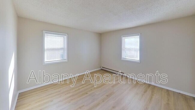 Photo - 35 Parkwood St