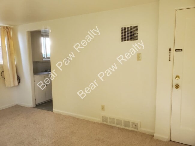Photo - 708 W 1st Ave Unit Apt 2